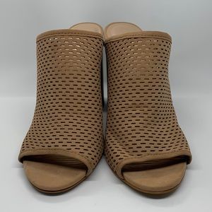 Aldo | size 7 | nude tan open toed heels